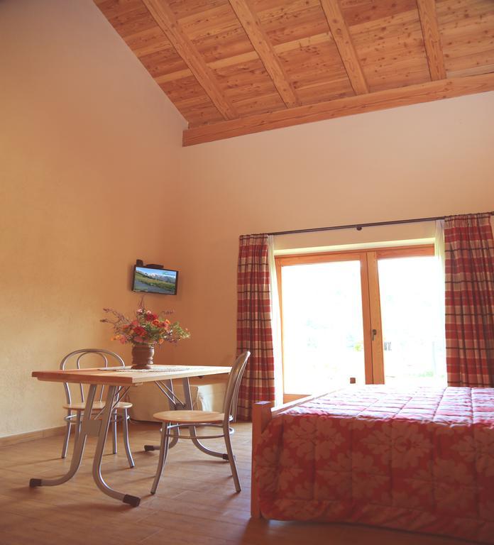 Village Paradis Roisan Chambre photo