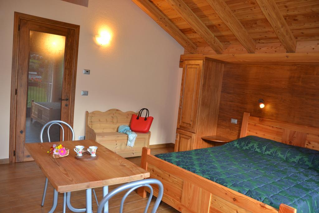 Village Paradis Roisan Chambre photo